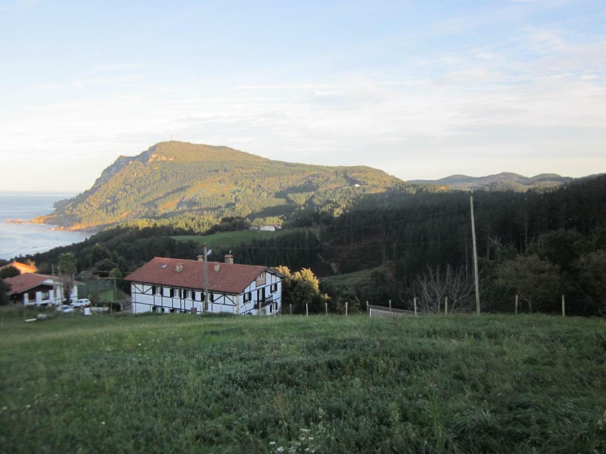 Ea Playa Montana45'Guggemhein A 200M Andando Playa Y Del Centro Pueblo Lägenhet Ea Exteriör bild