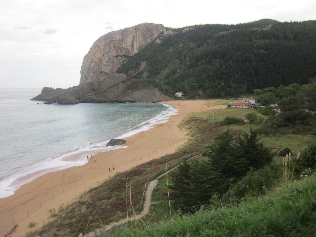 Ea Playa Montana45'Guggemhein A 200M Andando Playa Y Del Centro Pueblo Lägenhet Ea Exteriör bild
